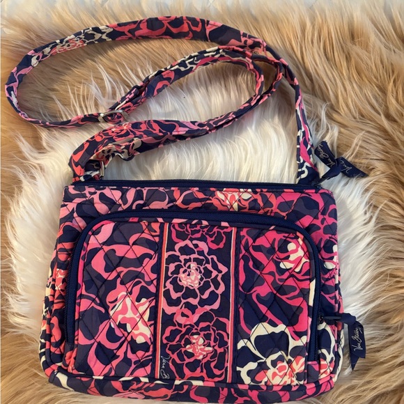 VERA BRADLEY MULTI COLOR CROSSBODY BAG. - Picture 3 of 6